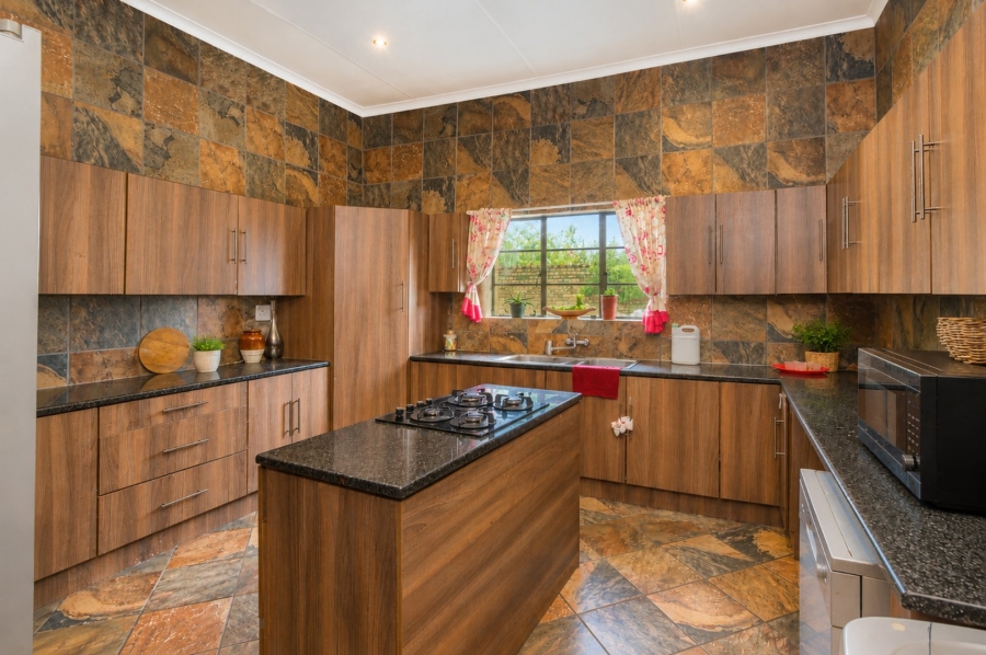5 Bedroom Property for Sale in Brits North West